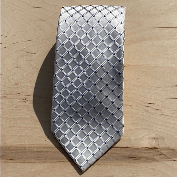 Jones New York White Silk Tie with Blue Diamonds - Picture 3 of 4